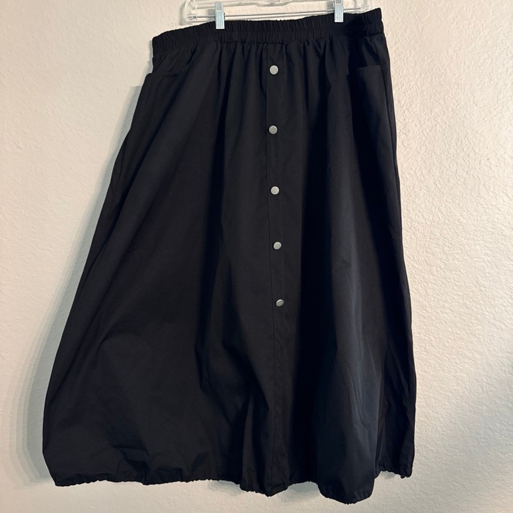 BloomChic Black Midi Bubble Skirt for Work